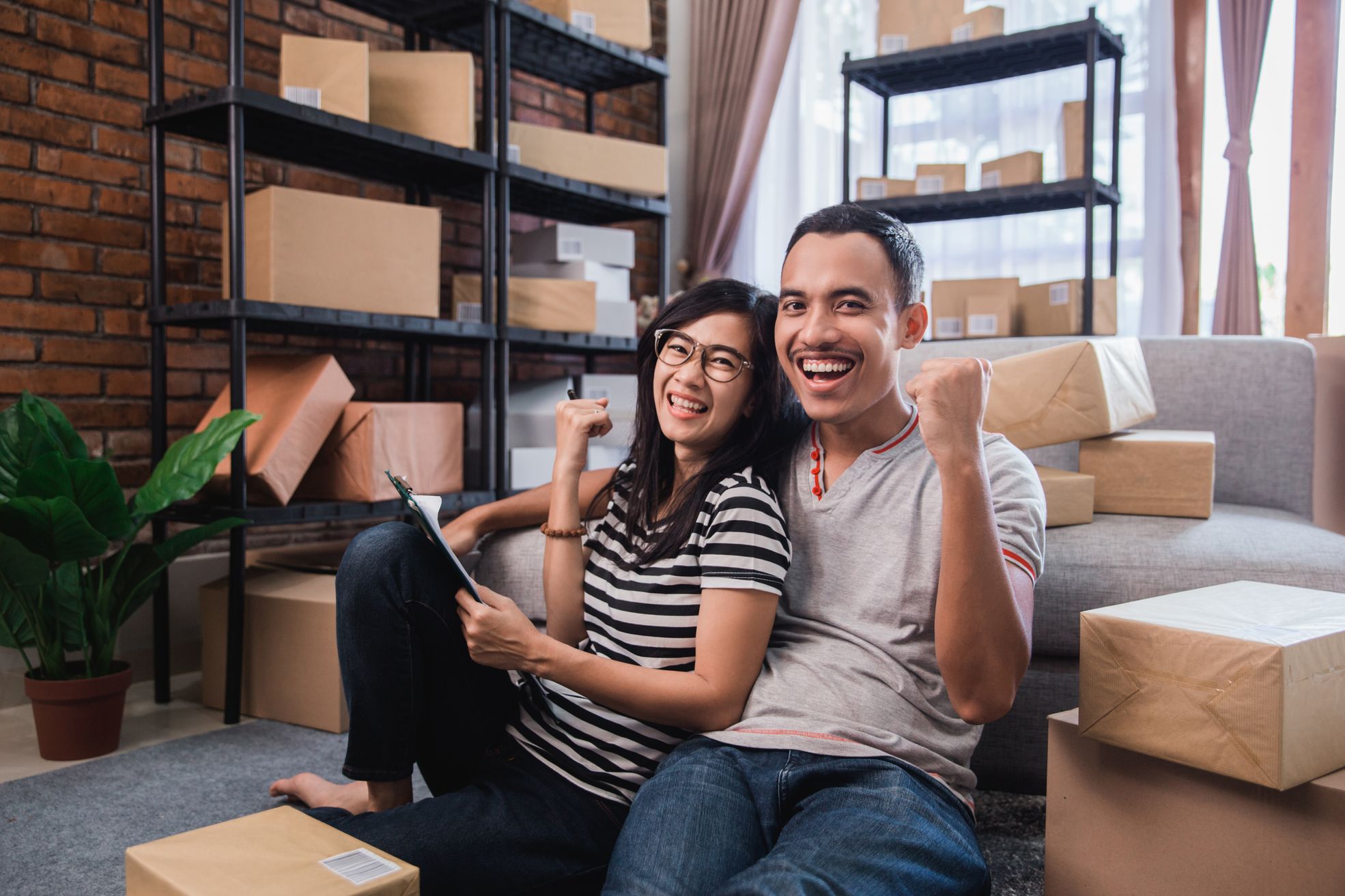 A couple that just moved with the help of cross-country movers